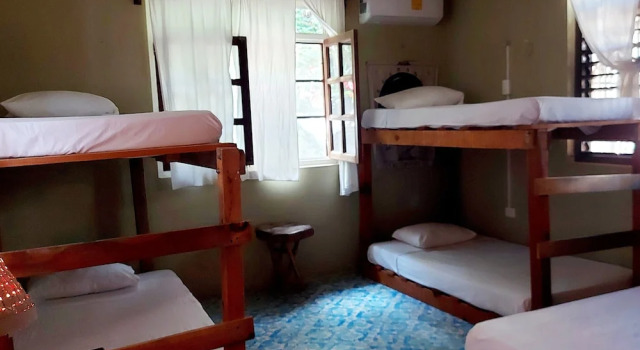 Кровать в общем номере LULÚ La Bruja Yoga Lodge