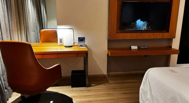 Двухместный номер Standard с балконом Courtyard by Marriott Nashik