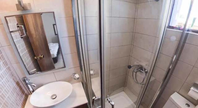 Двухместный номер Standard с видом на бассейн Lili Hotel