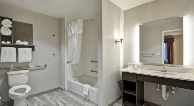 Четырёхместный люкс Homewood Suites By Hilton Rocky Mount