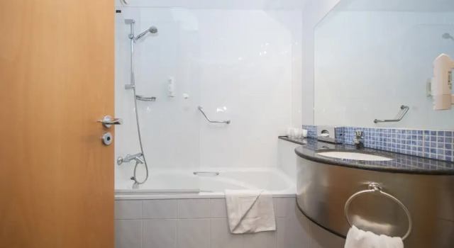 Номер Standard Holiday Inn Express Molins de Rei by IHG