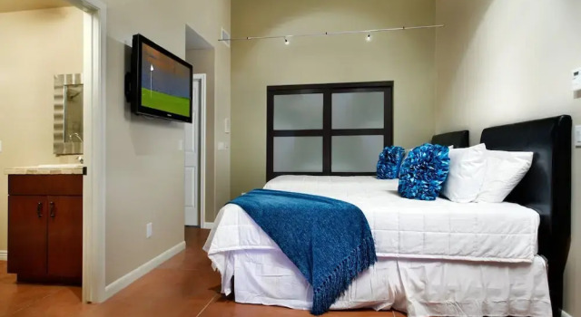AZ Oasis! Heated Pool & Spa - Sport Court & Putting Greens Pool Table & Games!, Buchen Sie Resort Phoenix 