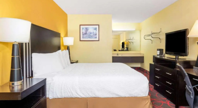 Двухместный номер Travelodge by Wyndham Richmond IN