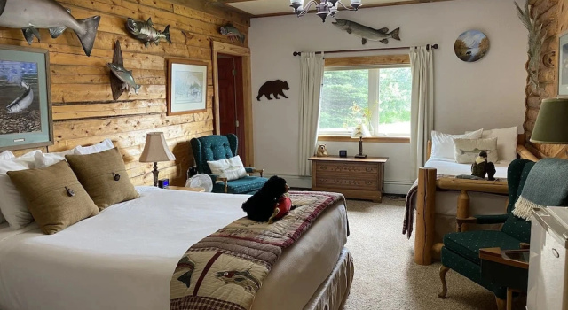 Четырёхместный номер Comfort Pioneer Ridge B&B Inn
