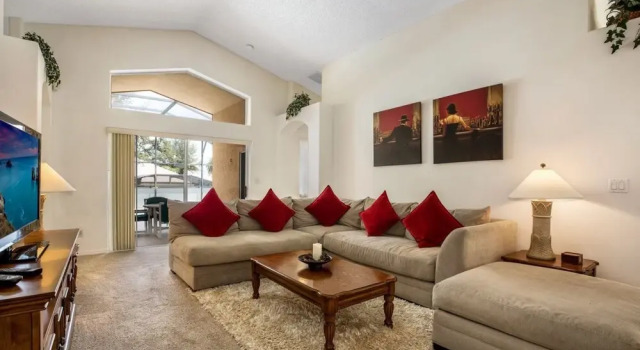 Modern 4 bed Home With own Private Pool Close to Disney - 253, Varaa Hotelli Four Corners Florida