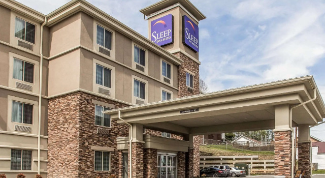 Четырёхместный номер Standard Sleep Inn & Suites Clintwood