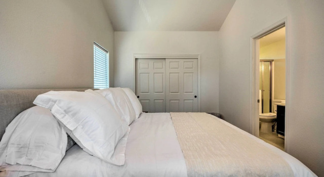 Апартаменты Close to Parks & Brews: Sunny Grants Pass Apt!