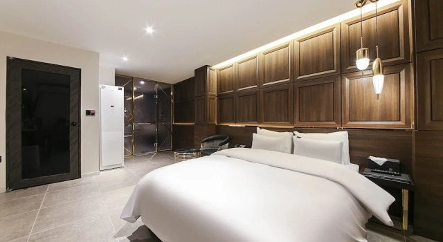 Номер Premium MAY Hotel