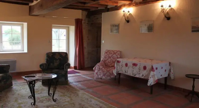 Gite de la Maison Fort, Rezerwuj Hotel Hotele w Cher z parkingiem, Parking