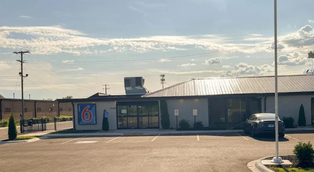 Studio 6 Rockford, IL – RFD Airport, Buchen Sie Gasthaus Rockford Illinois