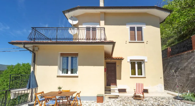 House Of Olive Trees, Relaxation And Wi-fi, Book Vacation Home San Martino 