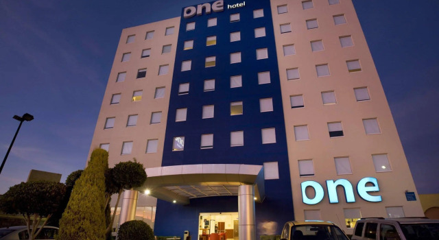 One Querétaro Plaza Galerías