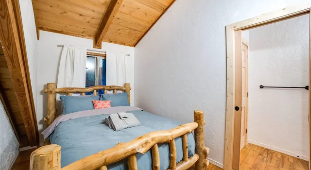 48SL - Hot Tub - Pets Ok - WIFI - Wood Stove - Sleeps 5, Buchen Sie Hotel Deming Washington (state)