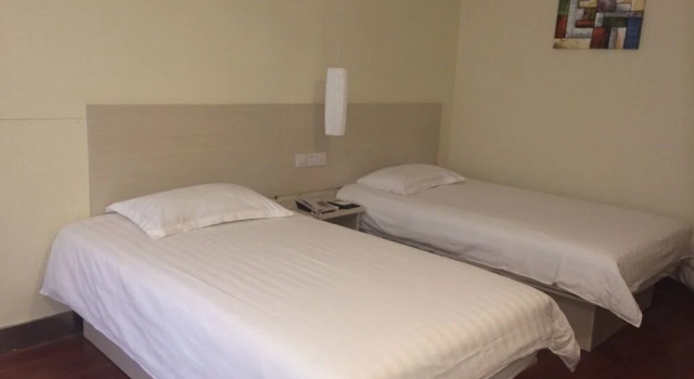 Traders Hotel Shanghai, Varaa Hotelli Minhang 