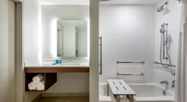 Двухместный люкс Holiday Inn Express & Suites Santa Ana - Orange County by IHG