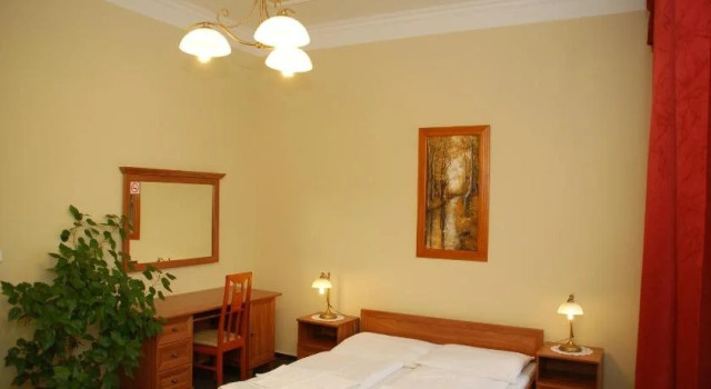 Penzion Černý Kůň, Rezervați Hotel Hradec Králové 