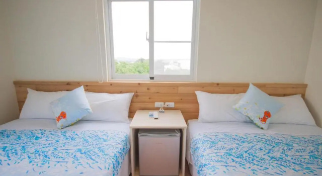 Четырёхместный номер Standard с балконом Sallys Home