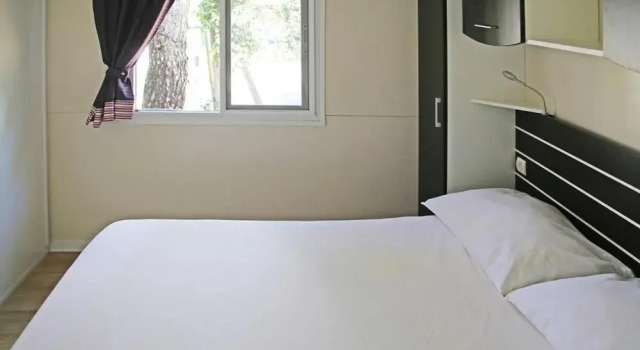 Mobile Homes in Camp Soline at Biograd, Забронировать Отель Отели Биоград-на-Мору с парковкой, рядом с Частный Пляж «Кемп Сенди», Парковка