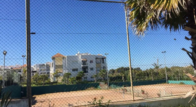 SeaView Appart Chez Hicham, Rezerwuj Apartament Hotele w Tanger-Tetouan z parkingiem, Parking