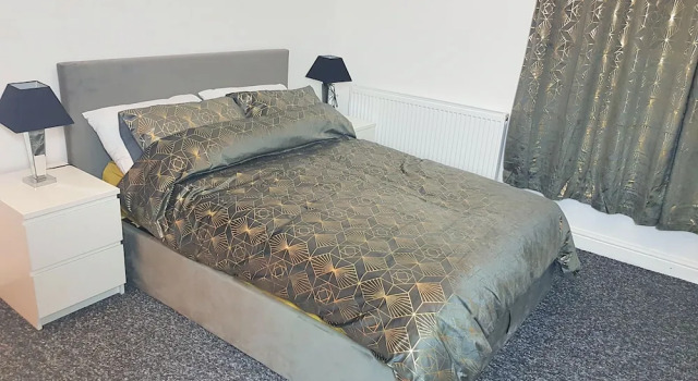 Kunda House Oliver, Book Hotel Hoteller i Smethwick med parkering, Parkering
