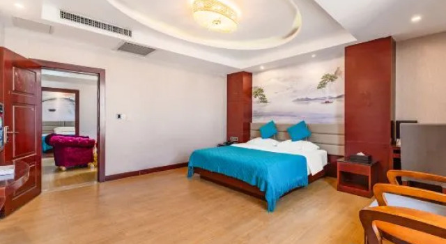Люкс Deluxe Cenxi Yuanfeng Hotel (Tanhua Bus Station)