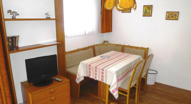 Arcadia Leukerbad in Leukerbad, Забронировать Отель Отели Лейкербад с парковкой, рядом с Горнолыжный подъемник Геммибан, Парковка
