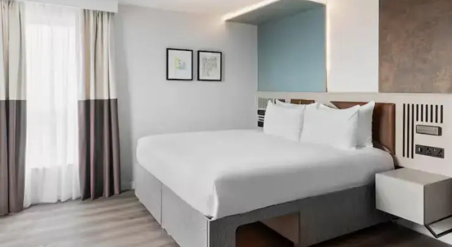 Номер Standard с балконом Spark by Hilton London Romford