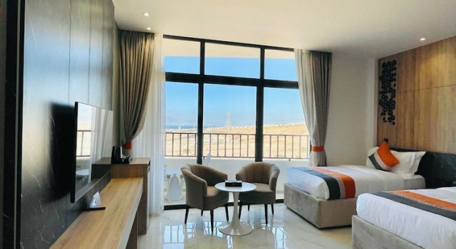 Двухместный номер Deluxe с балконом и рядом с пляжем Diamond Palm Hotel & Resort