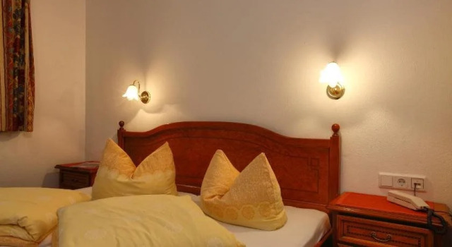 Landhaus Erich, Prenota Casa vacanze Hotel a Tirolo con parcheggio, Parcheggio