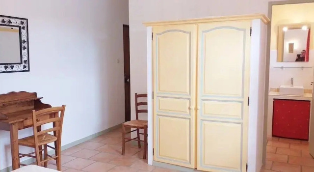 Двухместный номер Comfort с видом на бассейн Maison dhôtes La Ramade, 5 chambres et table dhôtes en Provence