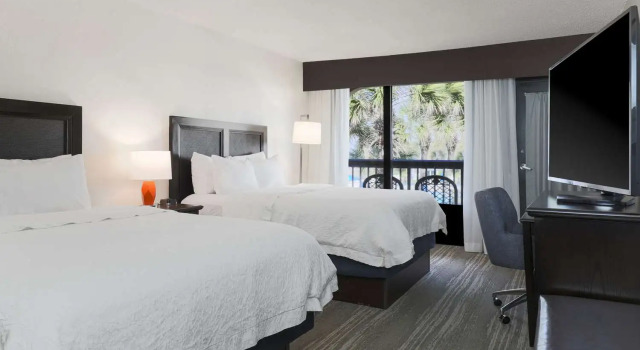 Четырёхместный номер Standard с видом на бассейн Hampton Inn Fort Walton Beach