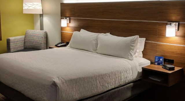 Двухместный номер Standard Holiday Inn Express Hotel & Suites Claypool Hill -Richlands Area by IHG