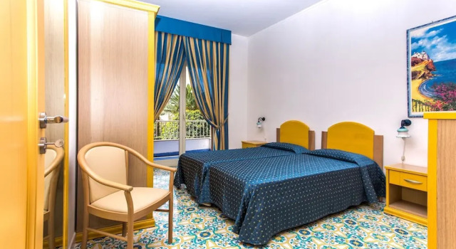 Апартаменты с 3 комнатами с видом на сад Club Residence La Castellana