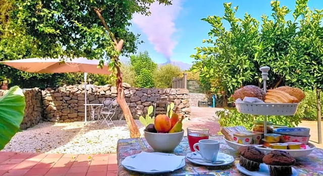 B&B CasaNera, Book Bed and Breakfast Hotels in Sicily with Parking, Parking