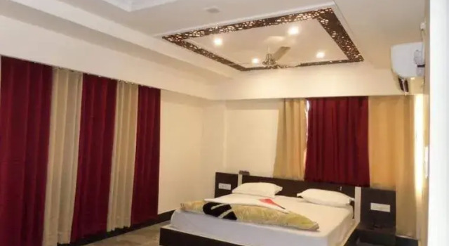 Hotel Raj Mahal Roorkee, Забронировать Отель Сахаранпур штат Уттар-Прадеш