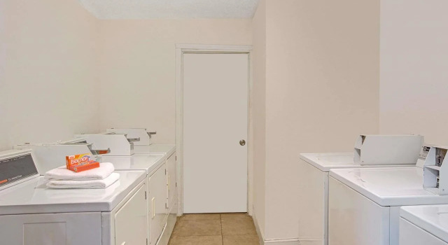 Days Inn Charlotte North-Speedway-UNCC-Research Pa, Book Hotel University Place North Carolina