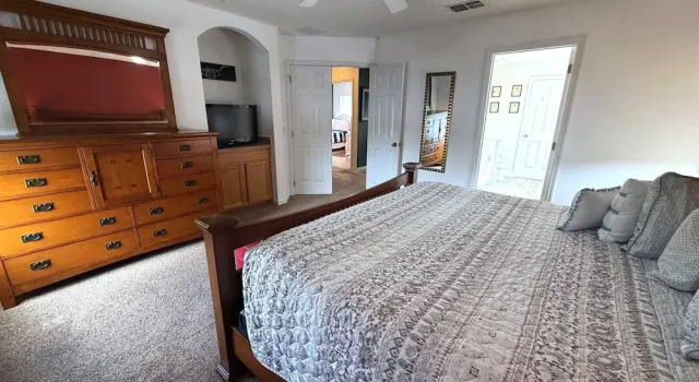 Lake View Villa - Southern Dunes Upgraded, Забронировать Вилла Отели Lakeland - Winter Haven с парковкой, Парковка