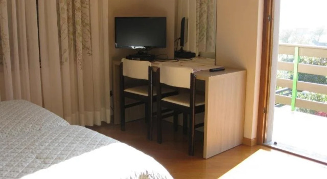 B&B Garden, Buchen Sie Bed & Breakfast Hotels in Iseosee mit Pool, Schwimmbad