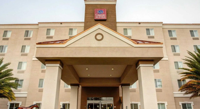 Кровать в общем номере Comfort Suites Ocala North
