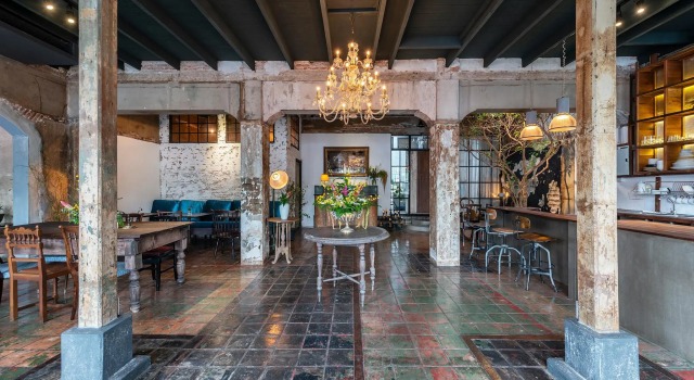 Кровать в общем номере Kanvela House