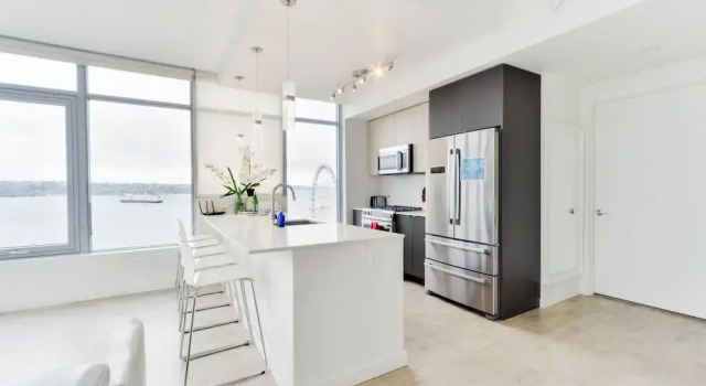 Seattle Waterfront Condos By Barsala, Забронировать Отель Сиэтл штат Вашингтон, рядом с Seattle Great Wheel
