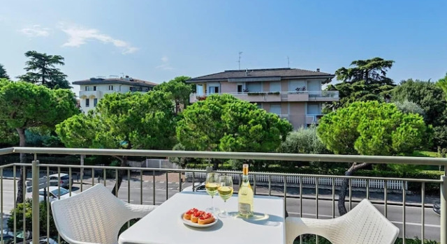 Residenza Miralago - 10 Lavinia - Locazione BK