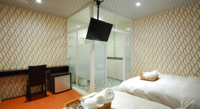 Номер Standard Happiness Inn