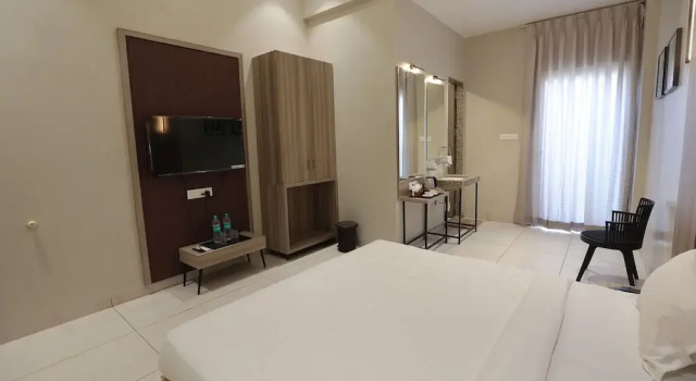 Vaishnav Hotel, Забронировать Отель Латур штат Махараштра