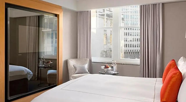 Двухместный номер Superior Conrad London St James