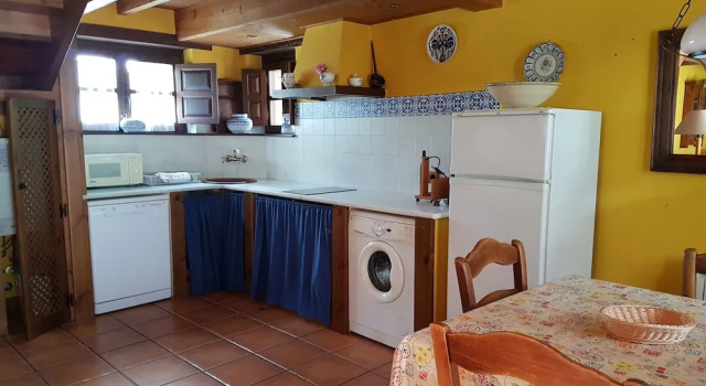 Casas de Aldea Valle de Bueida, Rezervați Hotel Hoteluri în Bueida cu parcare, Parcare