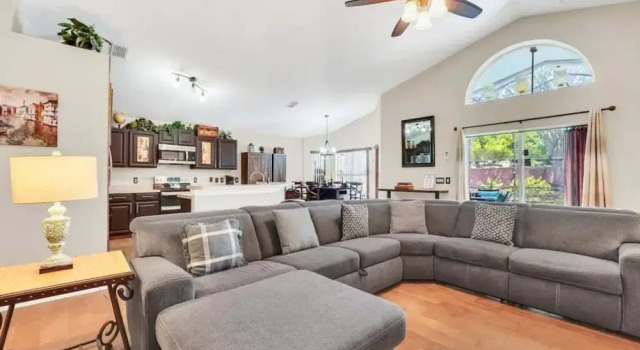 Large 4 bedroom Pool Home With Relaxing Vibes 4 Villa, Book Villa Villaer i Florida, Villa