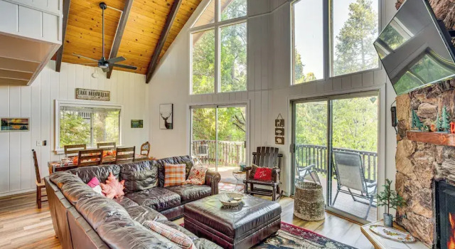 Коттедж 1 Mi to Lake Arrowhead Village! Cabin w/ Game Room