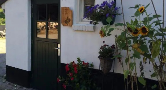 B&B de Laarhoeve, Buchen Sie Bed & Breakfast Hotels in Nordbrabant mit Pool, Schwimmbad