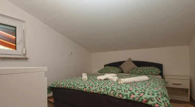 Apartment 1975